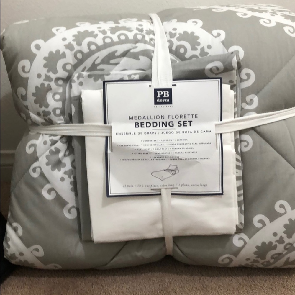 BRAND NEW POTTERY BARN TEENS BEDDING SET